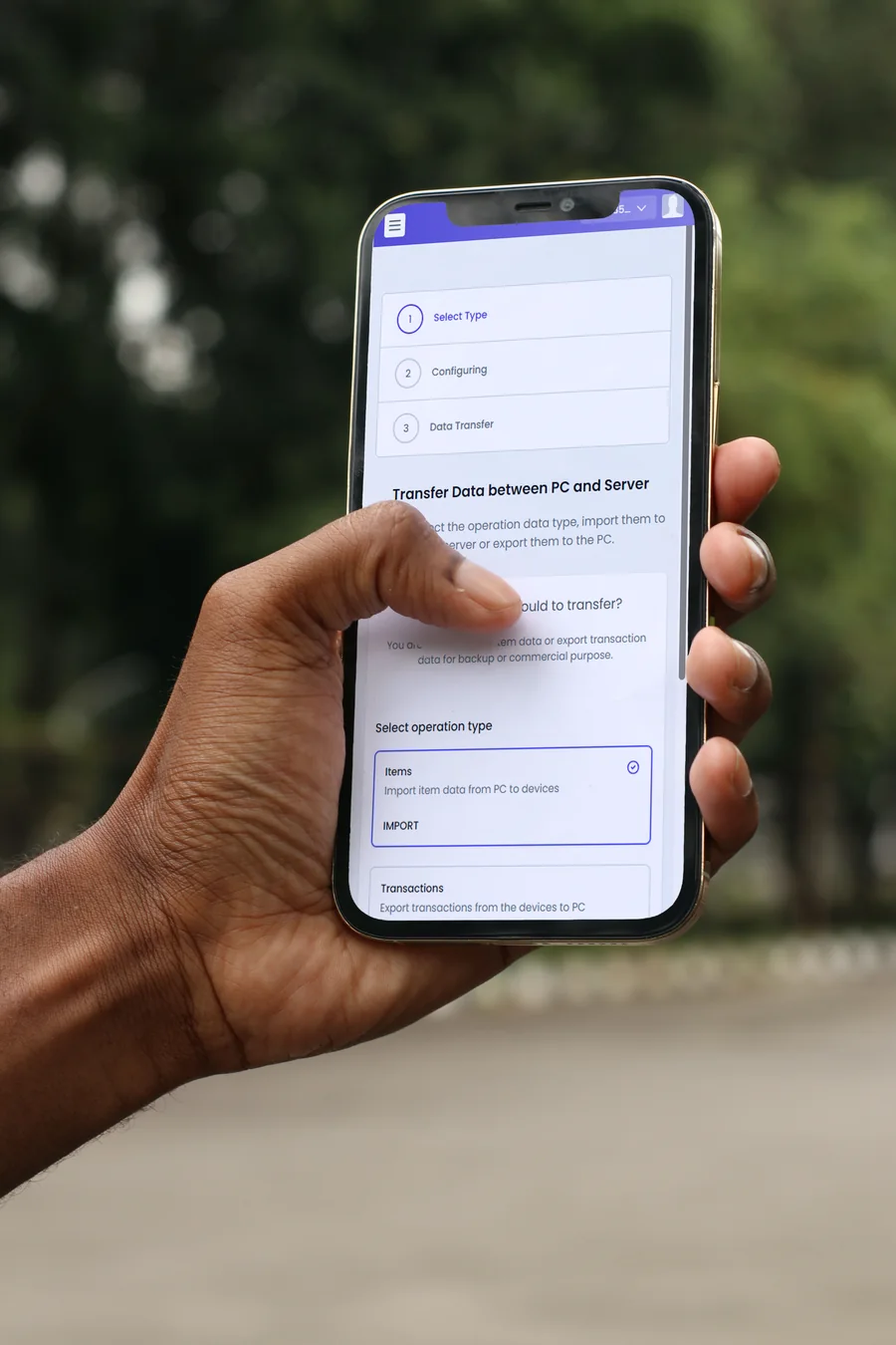 Lk2Biz mobile interface open on a smartphone